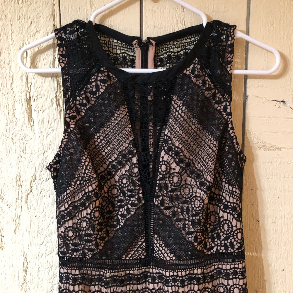 Aqua XS Nude Lace Dress - Picture 3 of 8